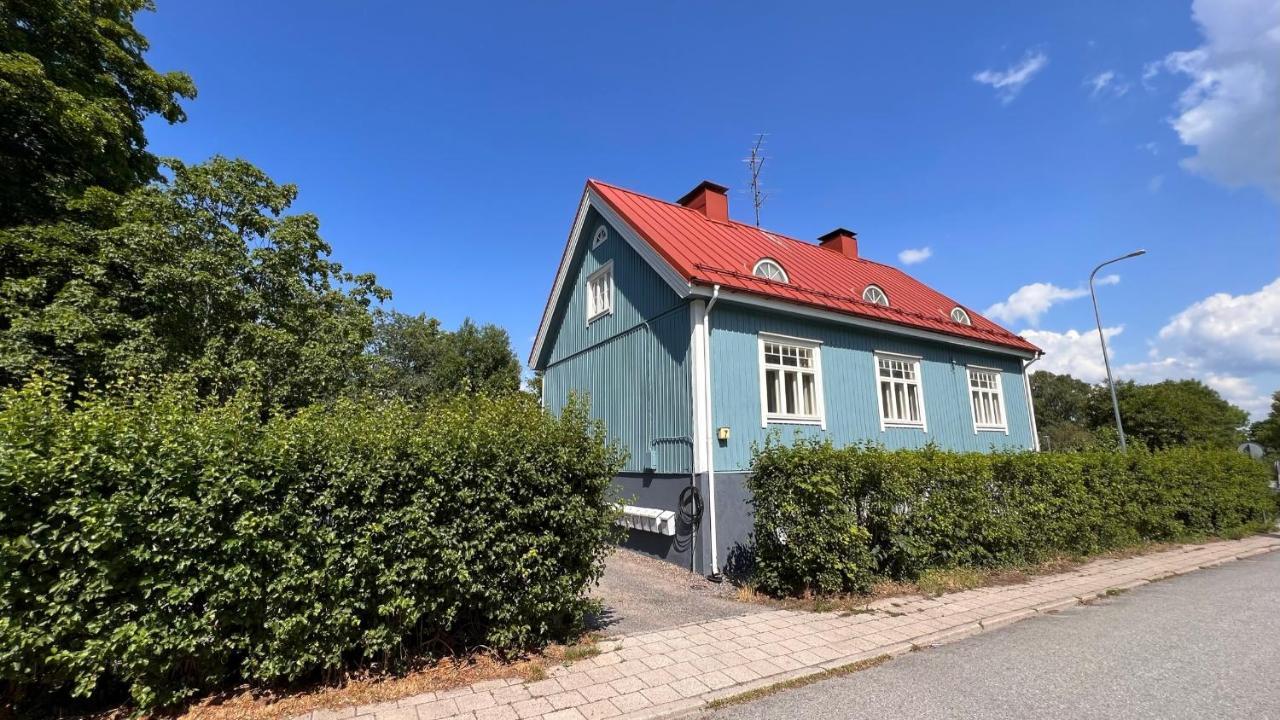 Tunnelmallinen Puutalohuoneisto. Turku Exterior foto